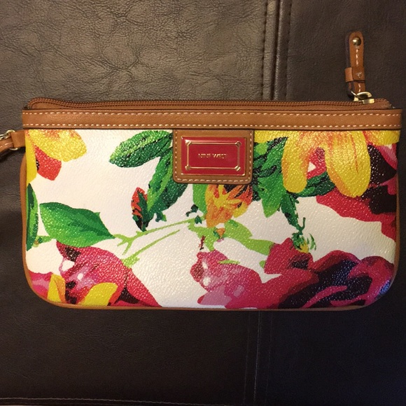 Nine West Handbags - NWOT Nine West Floral Wristlet